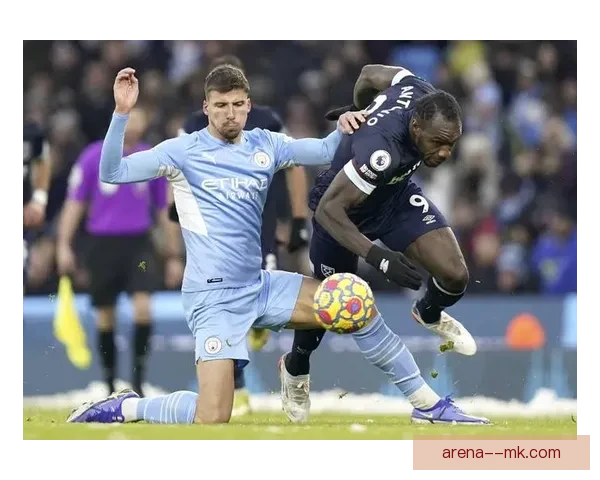 英超收官战：西汉姆联确定欧联席位振奋球迷期待